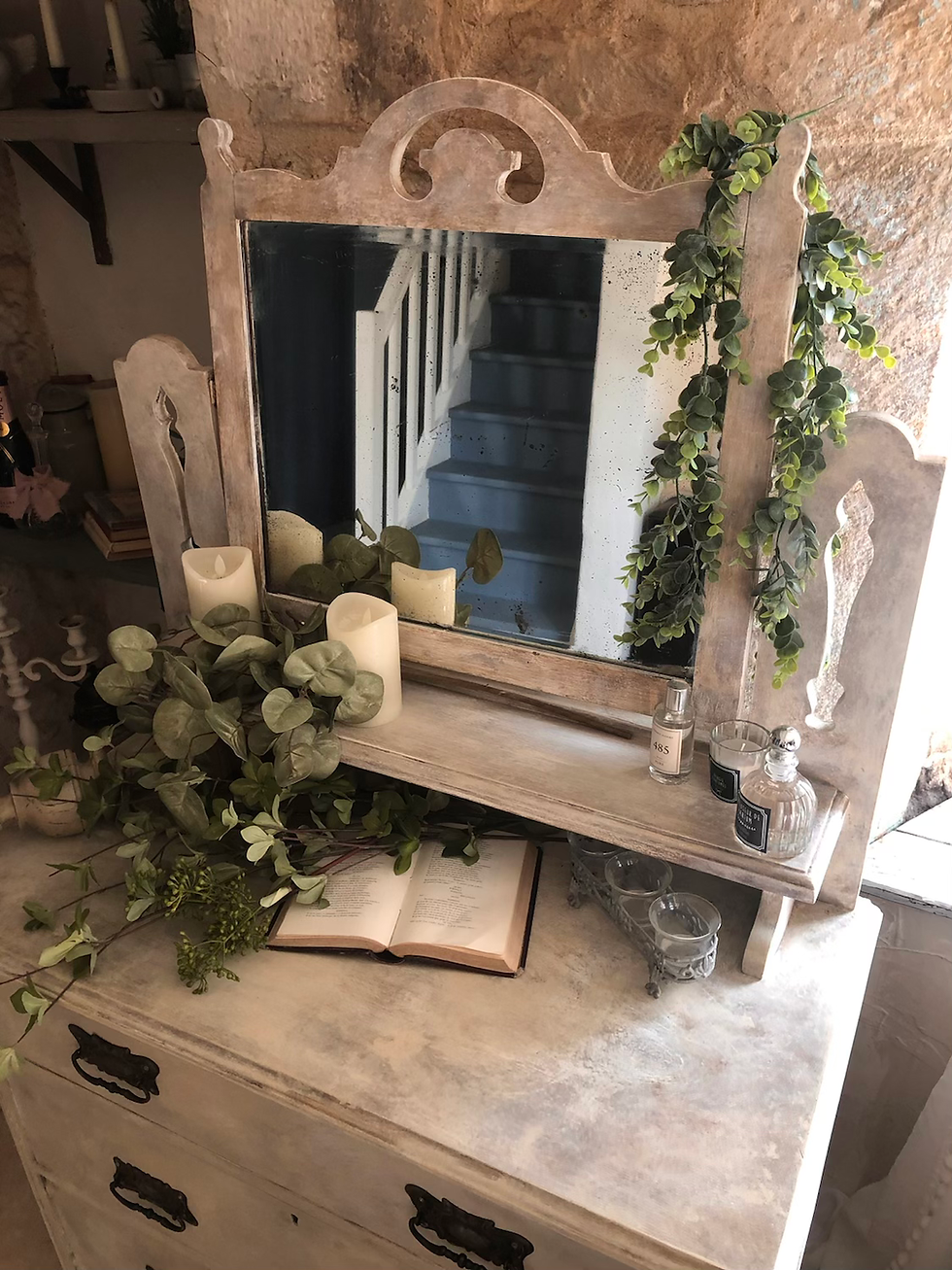 Miniature : Large chest of drawers with mirror 