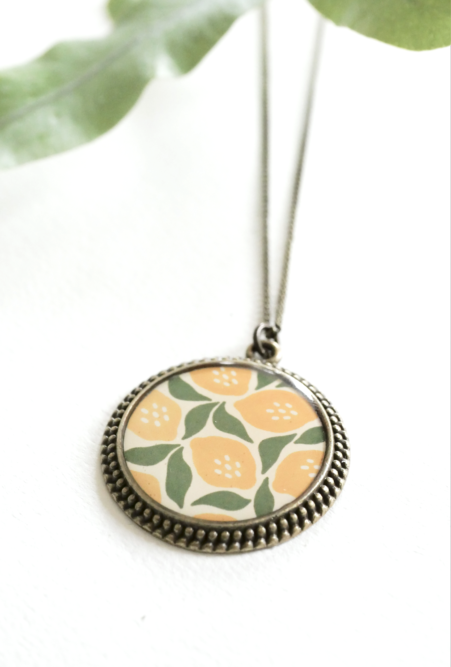 Collier tour rétro Lemon