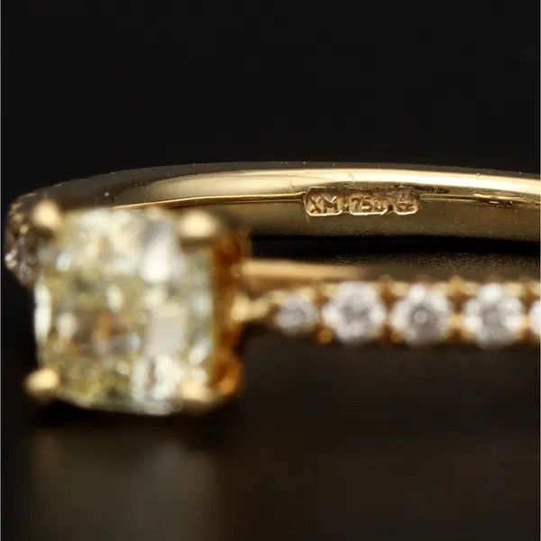 Thumbnail: Fancy Yellow Internally Flawless Diamond Ring, 0.61ct