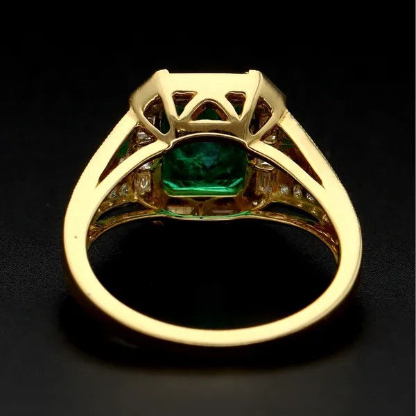 Thumbnail: Emerald & Diamond Ring, 3.10ct Emerald