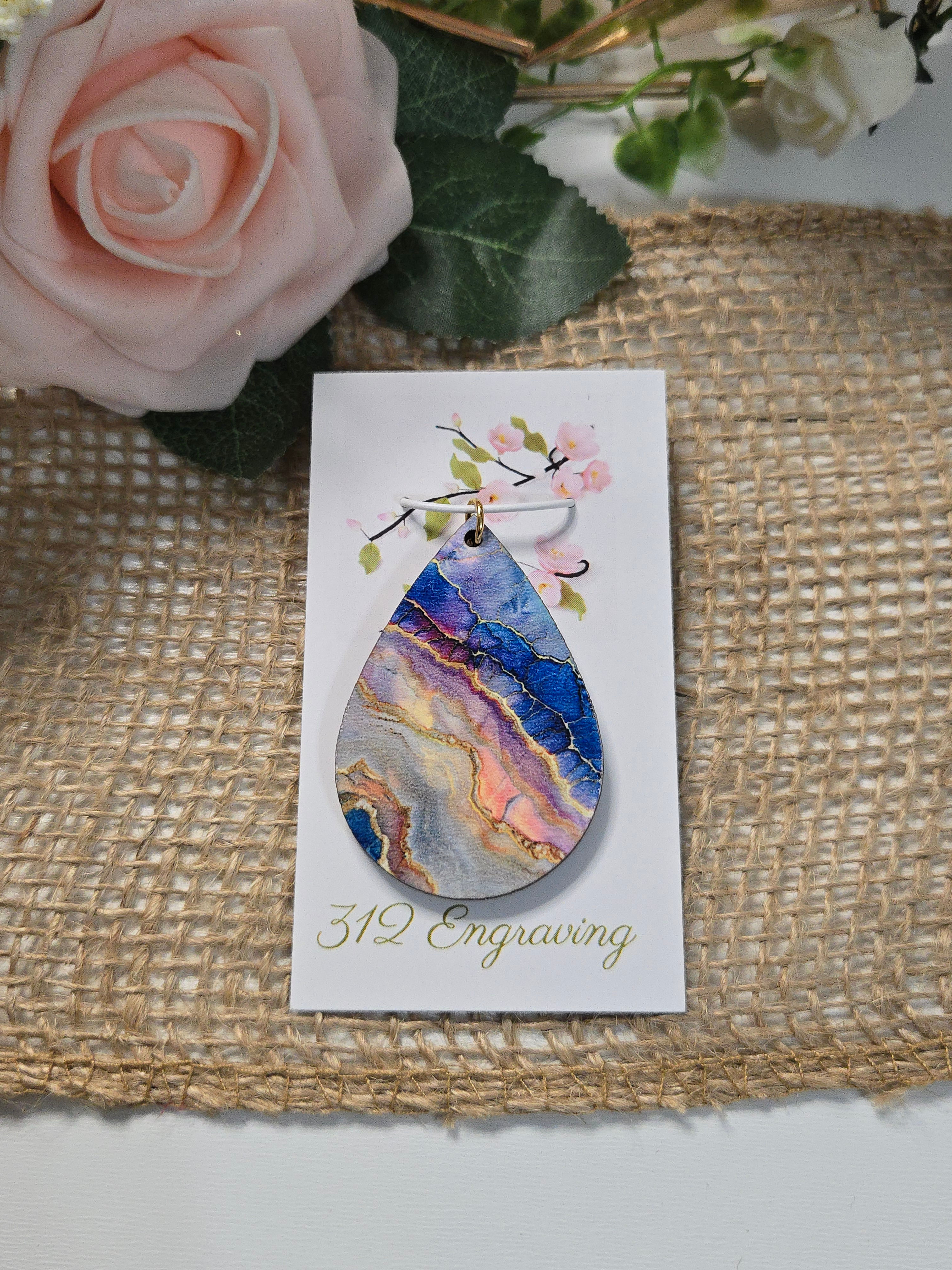 Marbled 5 - Pendant with Chain