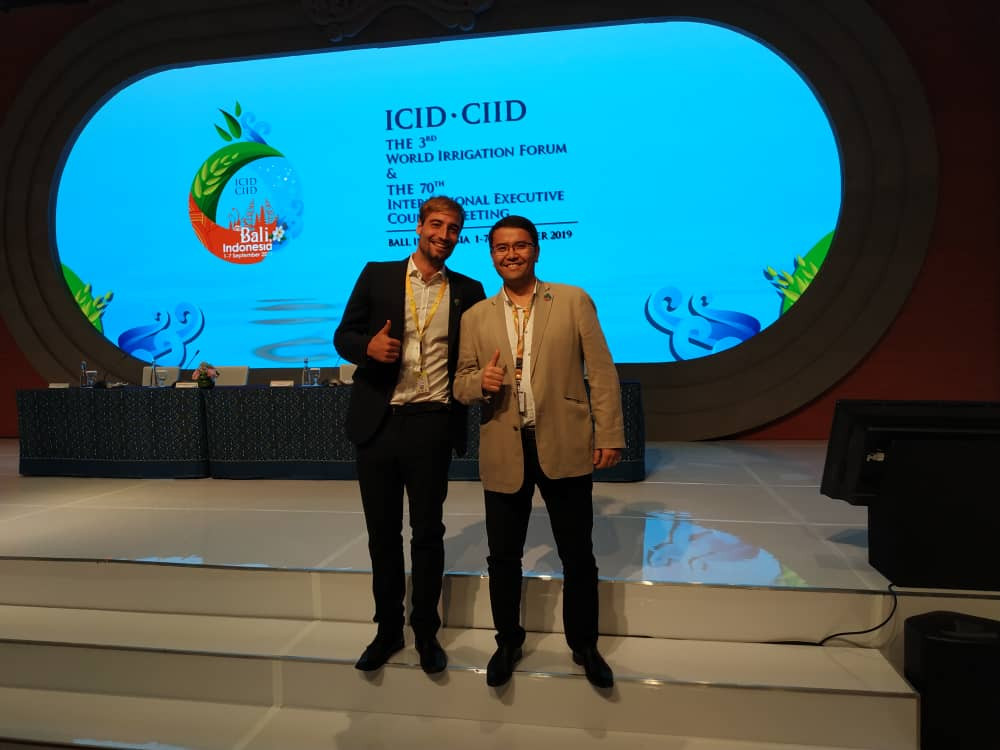 Robert Naudascher (hydrosolutions ltd.) and Oyture Anarbekov (IWMI Central Asia) at 3rd World Irrigation Forum.