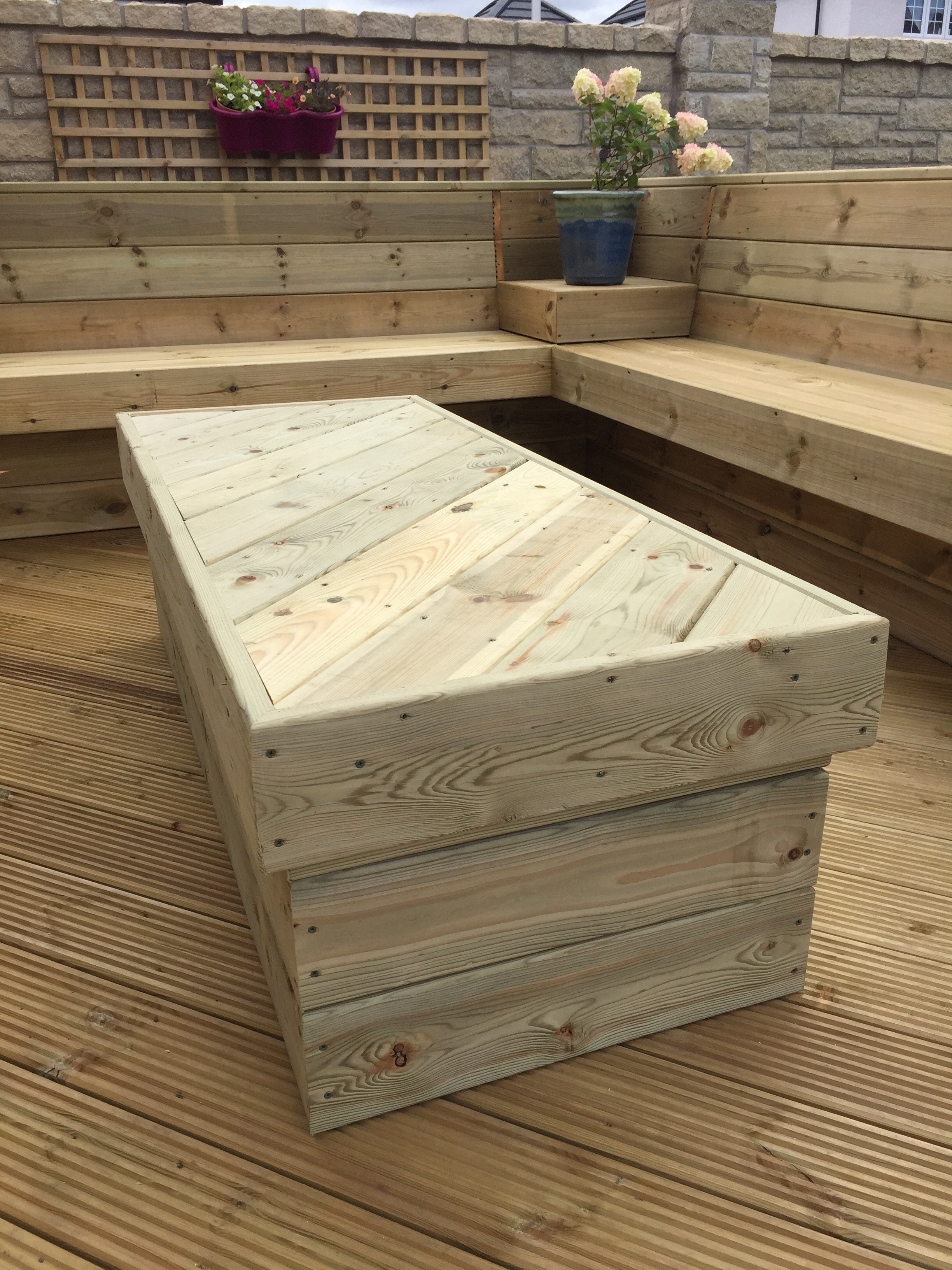 outdoor_wooden_table.jpg