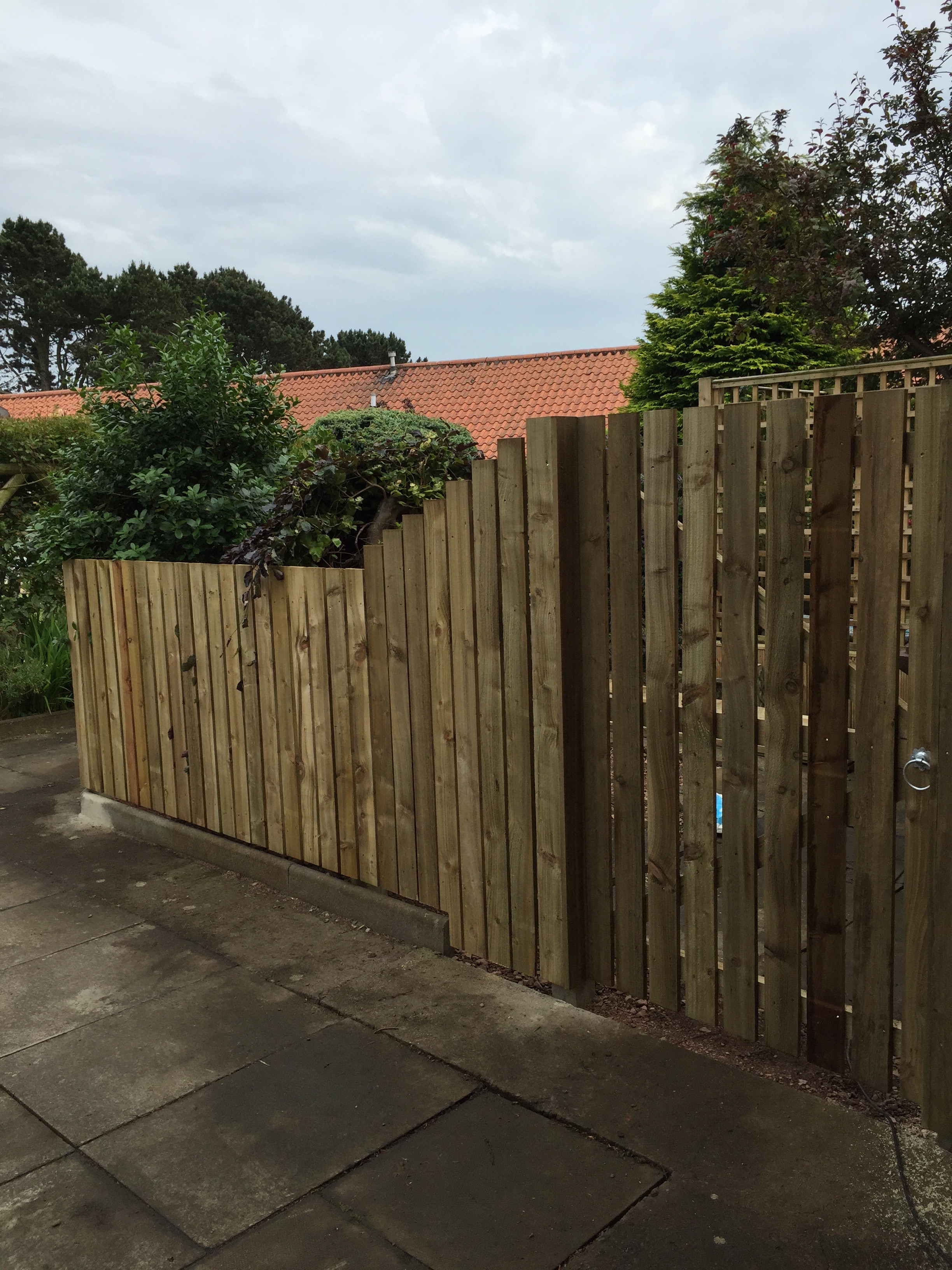 palisade_fencing.jpg