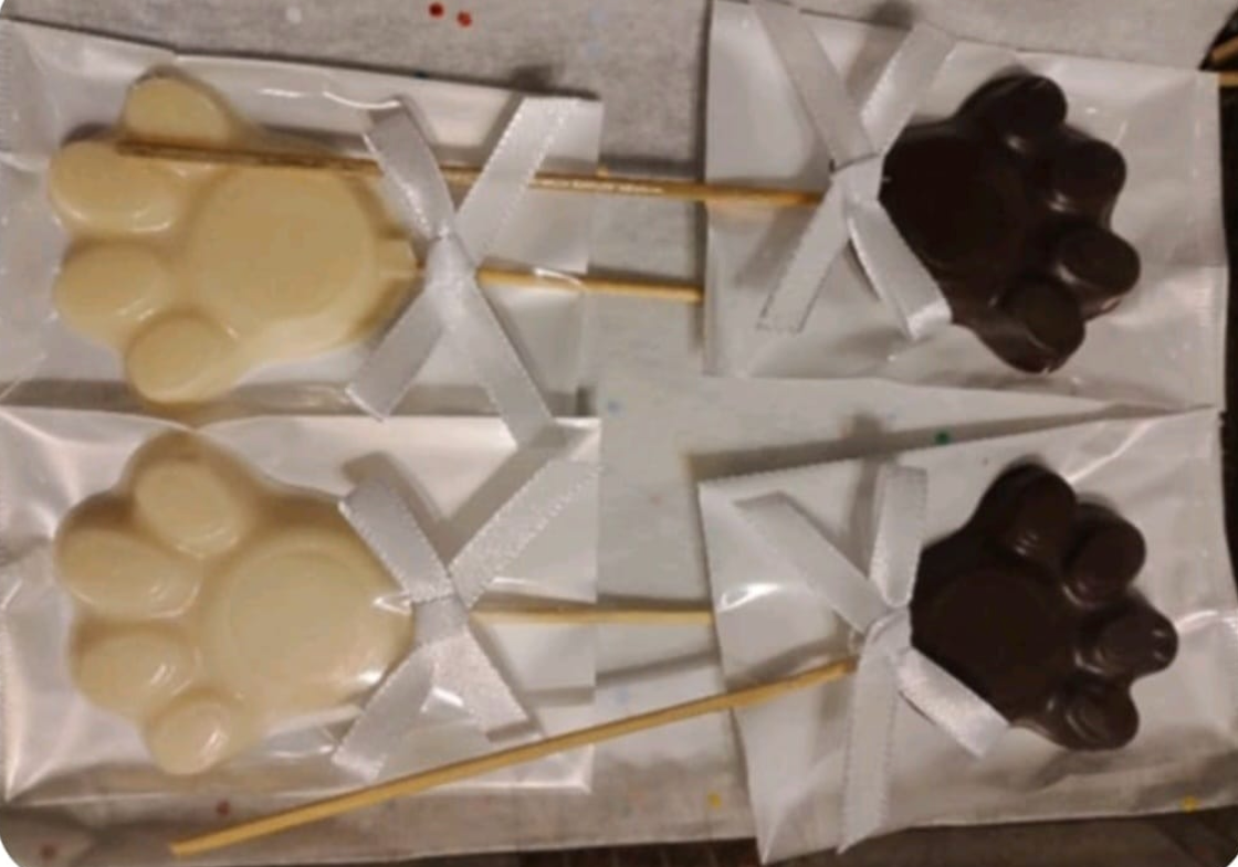 Paletas para Humanos en Forma de Huellita de Perro