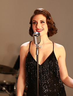 Hollywood Singer