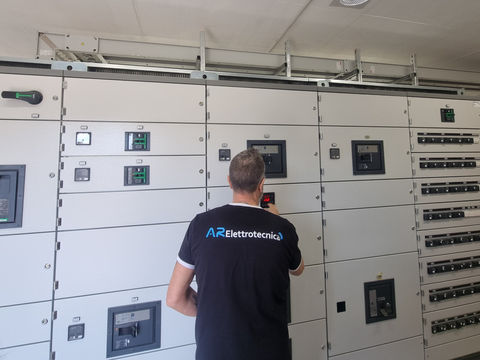 Impianto elettrico industriale a Milano