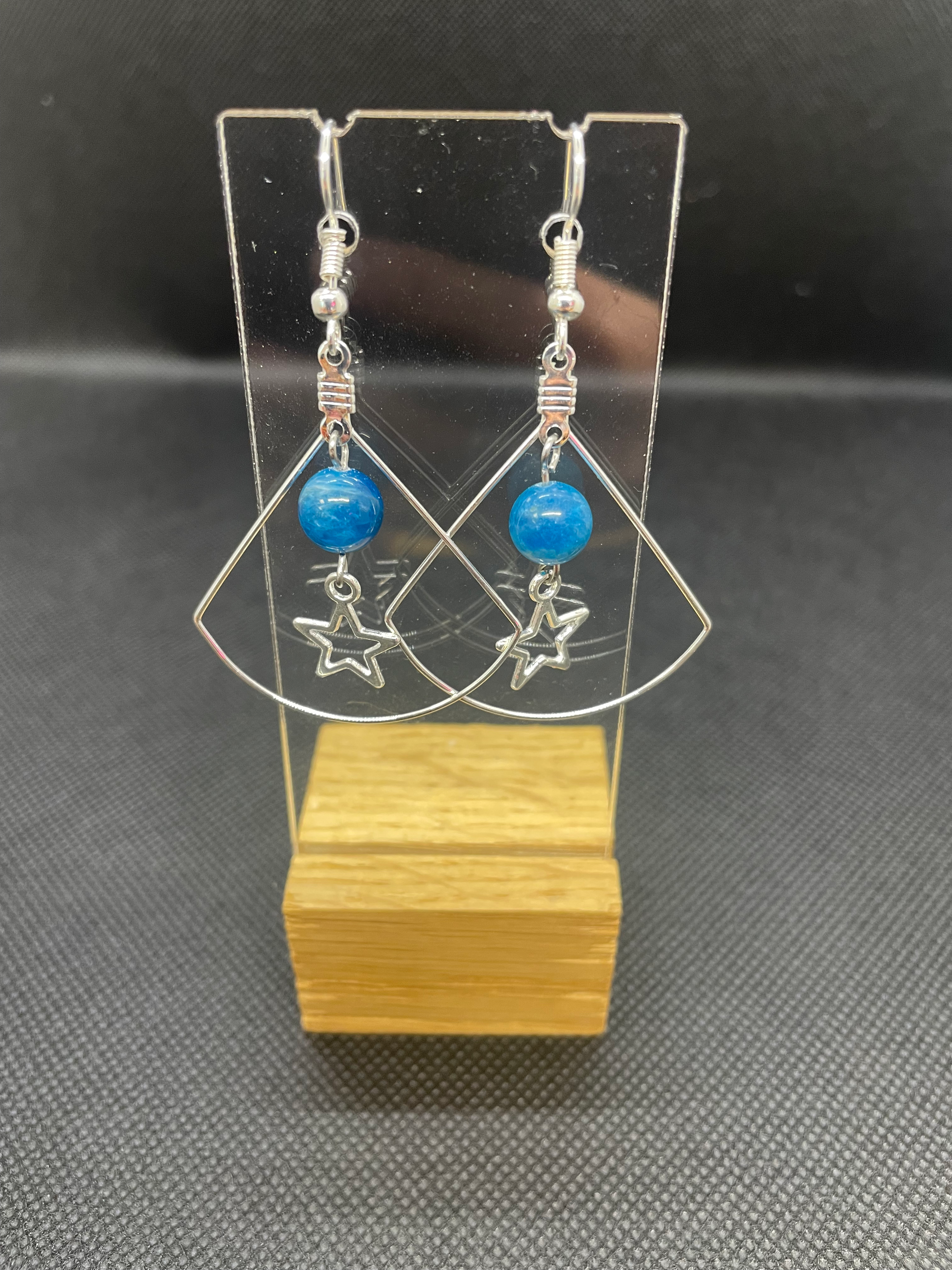 ⭐💙 Boucles d’oreilles Apatite & Étoile Argentée – Éclat et Inspiration 💙⭐