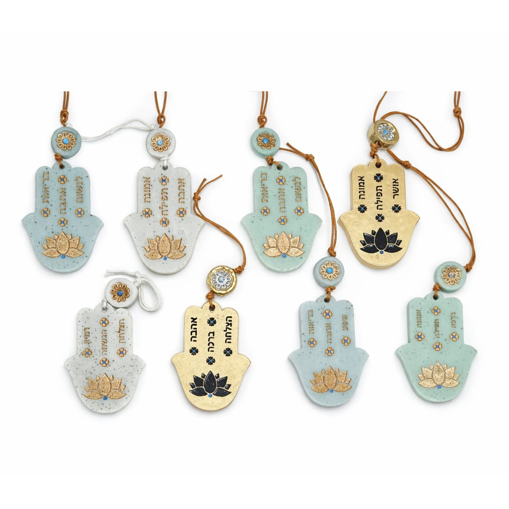 חמסות מעוטרות בפרח לוטוס עם שלוש ברכות 6*4 ס"מ