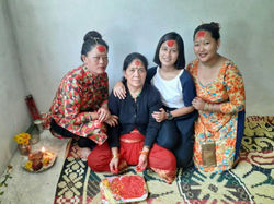 sa maman et 2 de ses soeurs