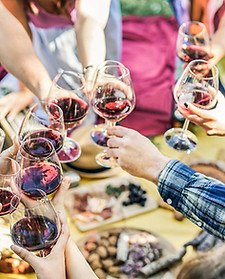 wine-food-drink-friends-thinkstockphotos