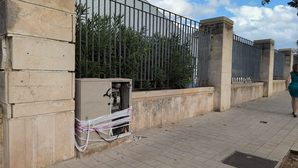 El PSOE Palma denuncia en las Juntas de Distrito los incumplimientos de las terrazas de plaza Drassana y la falta de diálogo con los barrios por el alumbrado de Navidad