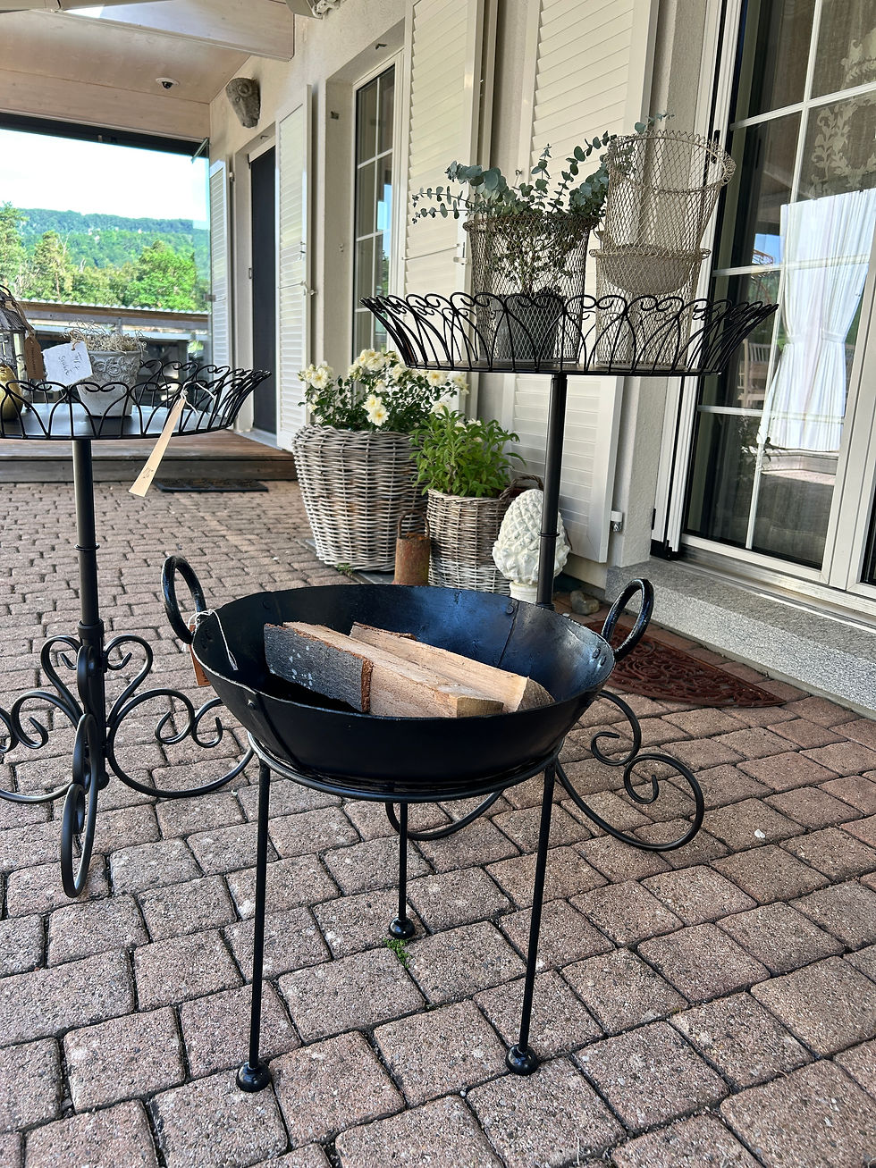 Miniaturbild: Blumentisch