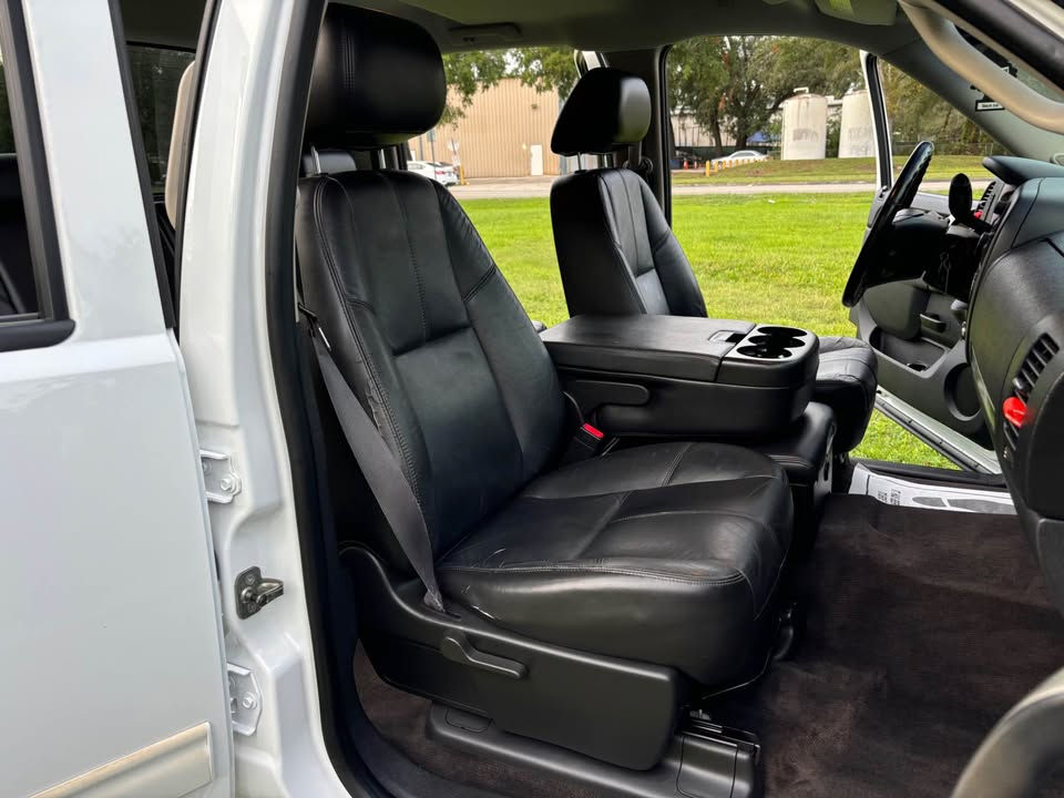 Thumbnail: 2011 Chevrolet Silverado 2500