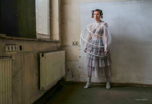 Aberrant Beauty, super soft Chain Tracks, dezent in Tüll & Organza