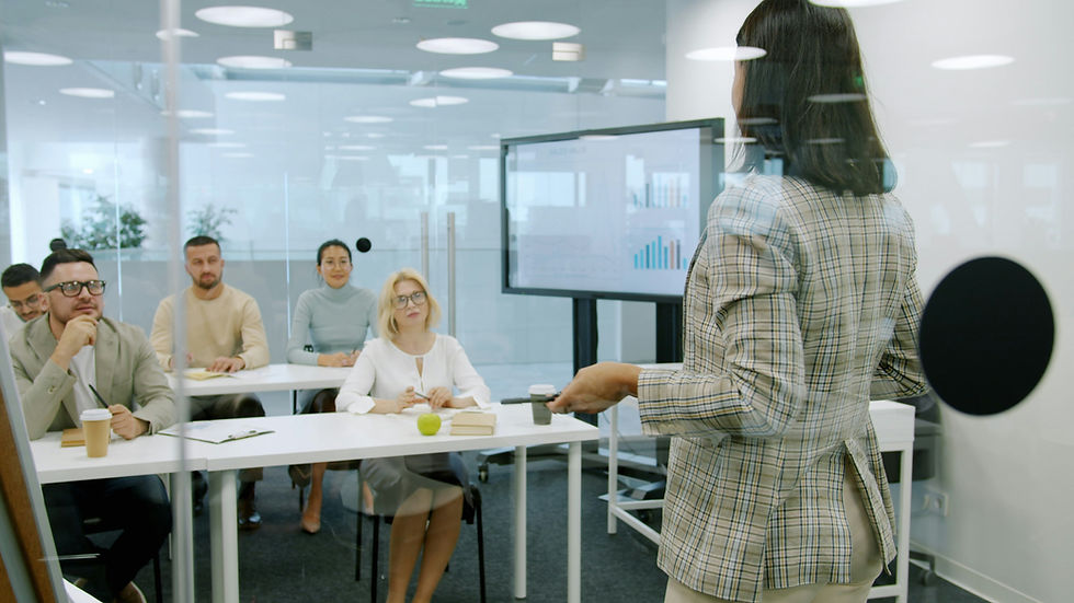 Sales leader training a team on sales system structure and pipeline management before hiring new sales reps.