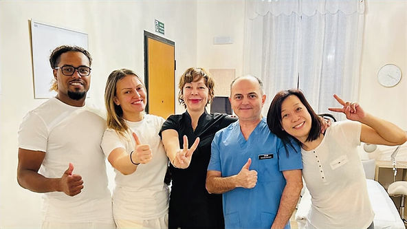 Contatta massaggi santo spirito in centro a firenze il nostro team di massaggiatori professionisti, Contact massage in florence center in santo spirito square our team of professional massage therapist