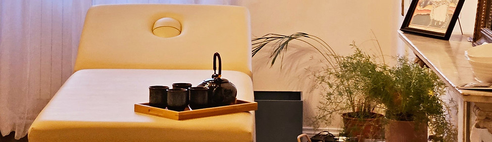 Elegante e ampia sala massaggi di Massaggi Santo Spirito, centro benessere in piazza Santo Spirito 4, nel cuore di firenze a pochi passi dal Ponte Vecchio e dal giardino di Boboli e piazza Pitti, nel quartiere Oltrarno