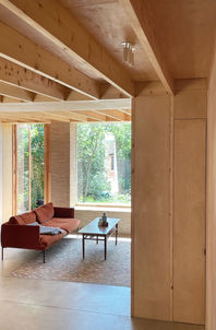 Modern living room with exposed beams, LACD Design & Build