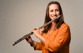 A premiada flautista e compositora Gabriela Koatz revela sua voz em EP comemorativo de 30 anos de trajetória musical
