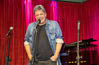 'Embaraço': Glênio Bohrer apresenta novo trabalho musical