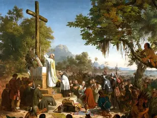 Cruz da primeira Missa realizada no Brasil retorna ao país para celebrações