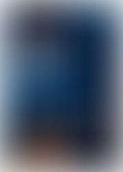 Dora de Assis estreia “Na Quinta Dor” em 4 de julho no teatro do Centro Cultural da Justiça Federal