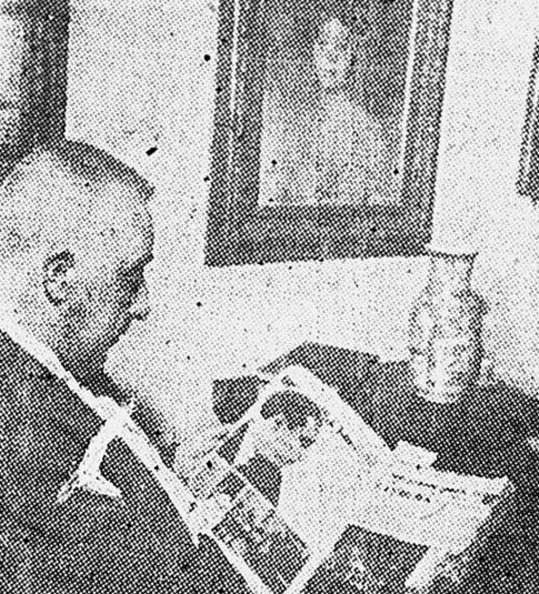 9. Costallat em seu apartamento no Flamengo. 1959. Correio da Manhã. Fotógrafo desconhecido. Acervo BNRJ.
