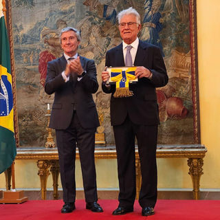 Rio de Janeiro: Ordem de Camões entregue ao Real Gabinete Português de Leitura