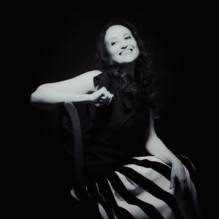 A premiada pianista Sonia Rubinsky faz um recital único, no dia 10 de abril, no Teatro Copacabana Palace em homenagem a Nelson Freire