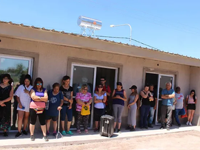 Los futuros vecinos del Barrio Malvinas Argentinas III recorrieron las viviendas.