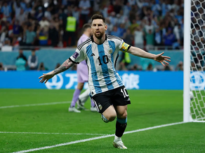 Argentina sufrió de más, le ganó 2 a 1 a Australia y pasó a cuartos de final del Mundial
