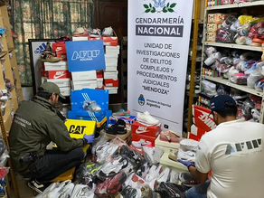 Secuestraron una tonelada de zapatillas truchas en Mendoza