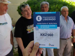 El municipio entregó obleas de estacionamiento liberado a los veteranos de Malvinas
