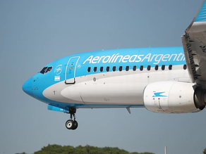 Los pasajes de Aerolíneas Argentinas aumentaron un 7% para volar dentro del país