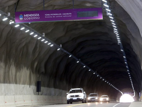 Reconversión a LED: Así se ve el túnel de Potrerillos luego de la remodelación