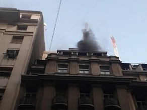 Evacuaron el Ministerio de Hcienda y Economía por un incendio