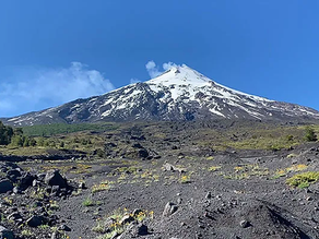 Dos volcanes chilenos están en alerta amarilla: cómo afectan a Argentina