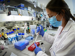 Todo lo que se sabe de la nueva y preocupante variante de coronavirus que repercute en Europa