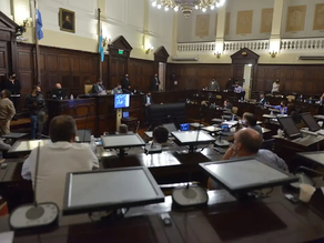 Rodolfo Suarez envió a la Legislatura el proyecto minero que cumple con la 7722