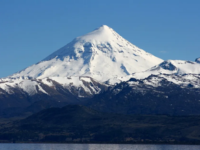 Nación declaró al Volcán Lanín como sitio sagrado mapuche y el gobernador de Neuquén explotó