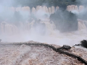 Encontraron un cadáver en Foz de Iguazú y creen que puede ser el turista que cayó en las Cataratas
