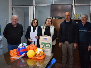 Fundación Cecsagal donó material deportivo a la Escuela "Marcos Graña"