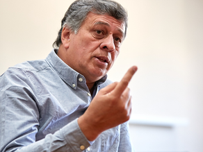 Daniel Orozco bajó de la carrera electoral a su pareja y le pidió la renuncia a todo el gabinete