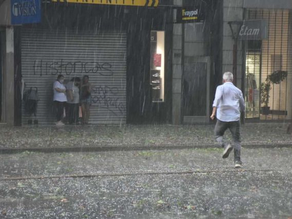 Emitieron un preocupante alerta por tormentas fuertes y caída de granizo en Mendoza