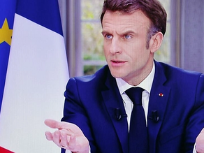 Emmanuel Macron defiende su impopular reforma de pensiones en cadena nacional