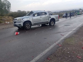 Fotos y video: vuelco con varios heridos a metros del ingreso al Cerro Arco