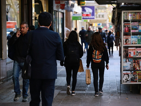 Pese al feriado nacional, los locales del centro mendocino abrieron con normalidad