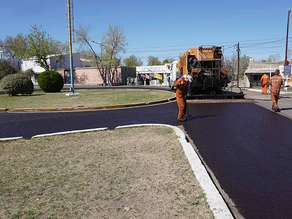 Se concretan más obras de asfalto en General Alvear.