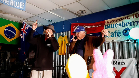 Blues musician Watermelon Slim & Art Crivaro | Bluesberry Cafe Restaurant & Live Music | Peep Tour of Clarksdale, Mississippi (c Shared Experiences USA)